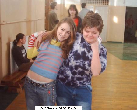Girlish Evil.....me :D - Eu cu o colegutza de-a mea in sala de - Poze with us